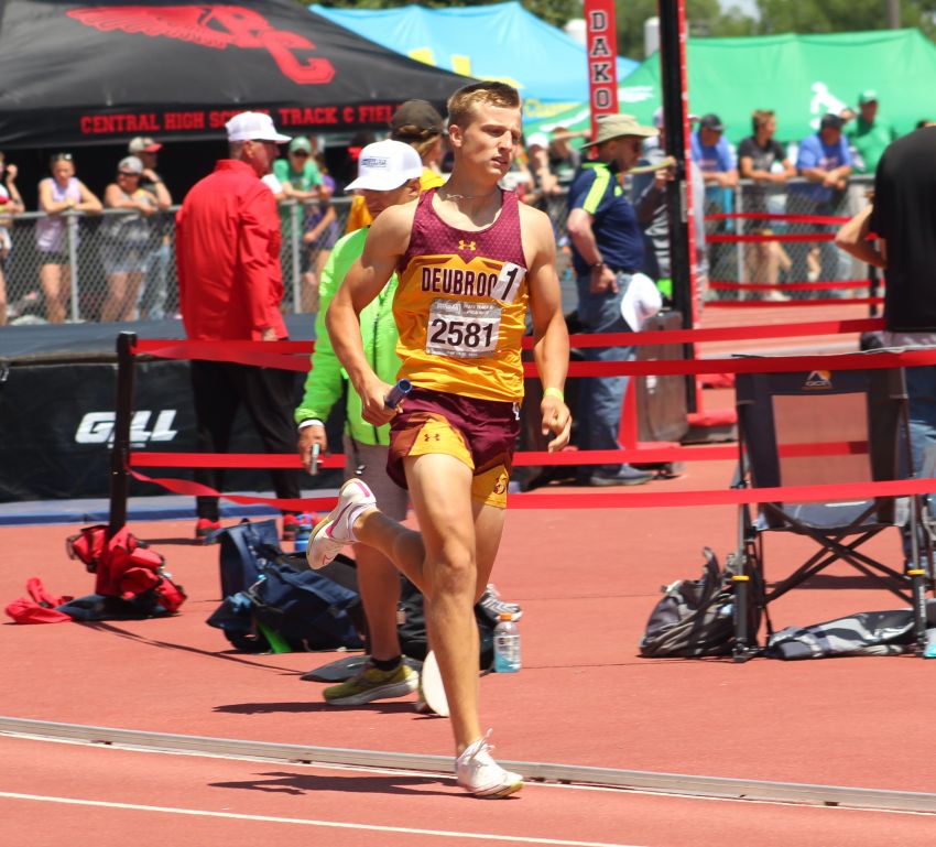 Deubrook Area dominates 3,200-meter relay for a second consecutive year